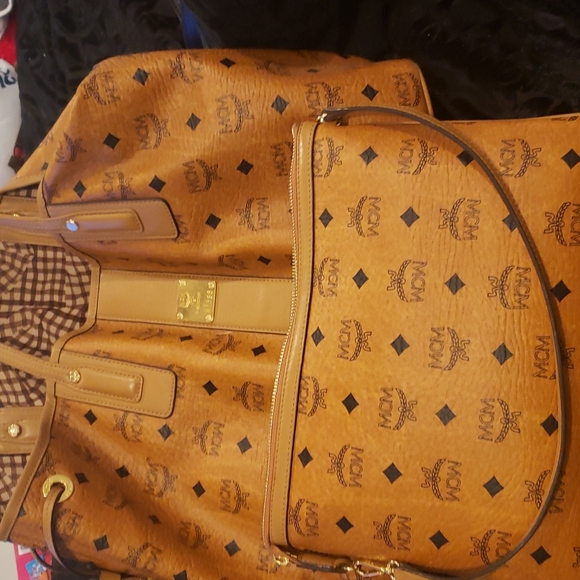 Handbag - Picture 1 of 4